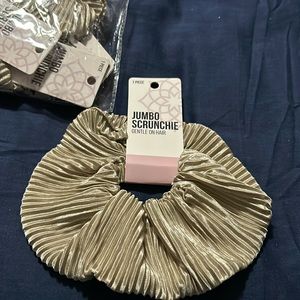 Hair essential jumbo scrunchie
